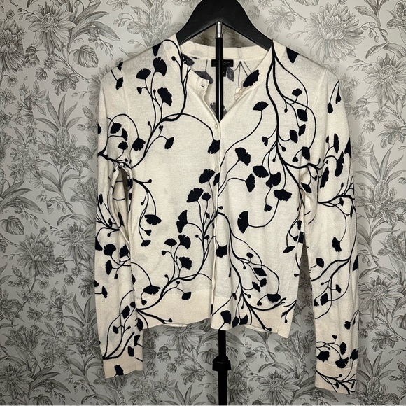 Ann Taylor Jackets & Blazers - Ann Taylor Ivory and Navy Vine Cardigan